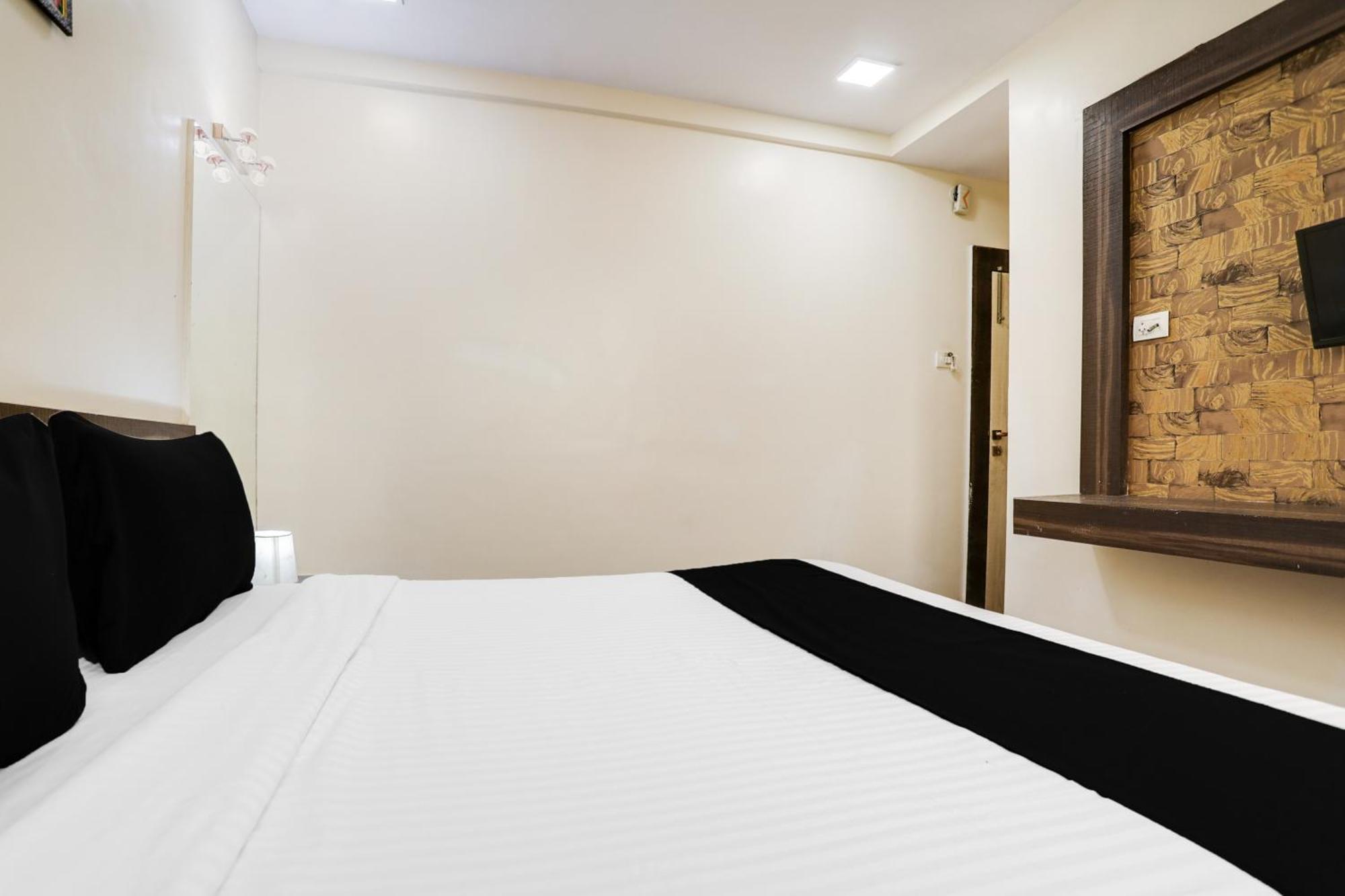 Super Hotel O Palkhi Road Near Sai Baba Temple Formerly Netra Sai Shirdi Ngoại thất bức ảnh