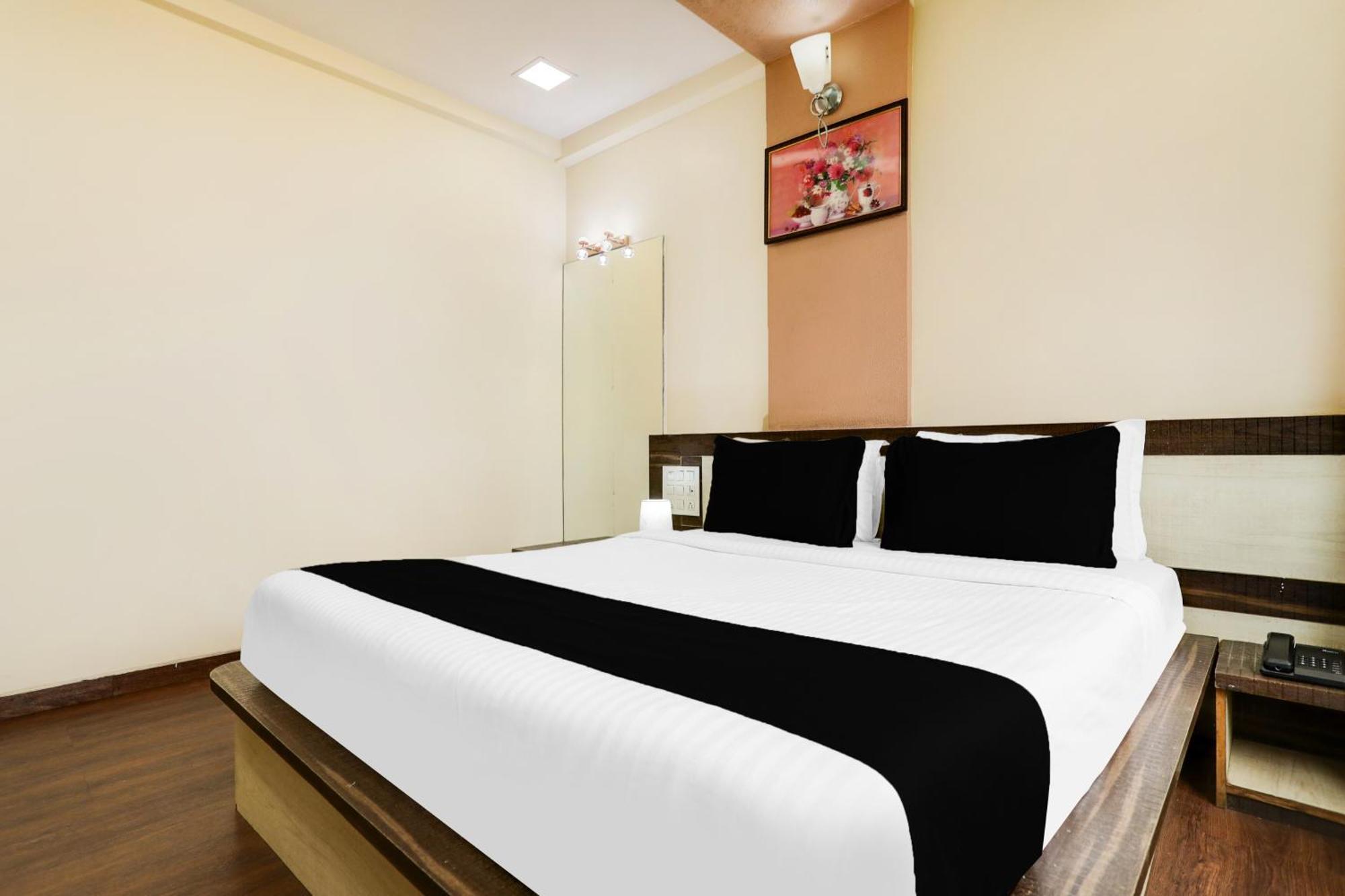 Super Hotel O Palkhi Road Near Sai Baba Temple Formerly Netra Sai Shirdi Ngoại thất bức ảnh