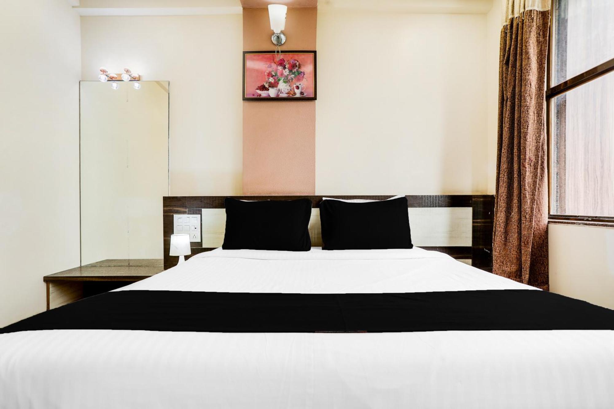 Super Hotel O Palkhi Road Near Sai Baba Temple Formerly Netra Sai Shirdi Ngoại thất bức ảnh
